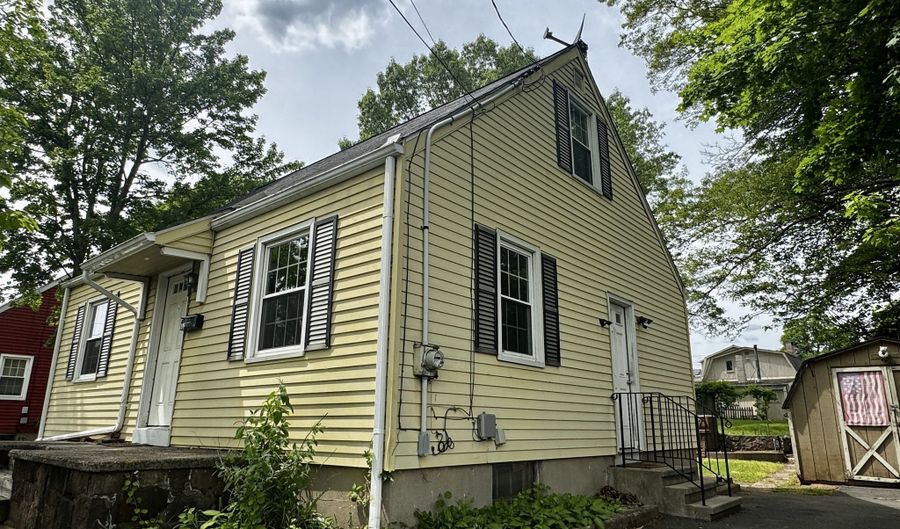 205 Bayberry Dr, Bristol, CT 06010 - 3 Beds, 1 Bath