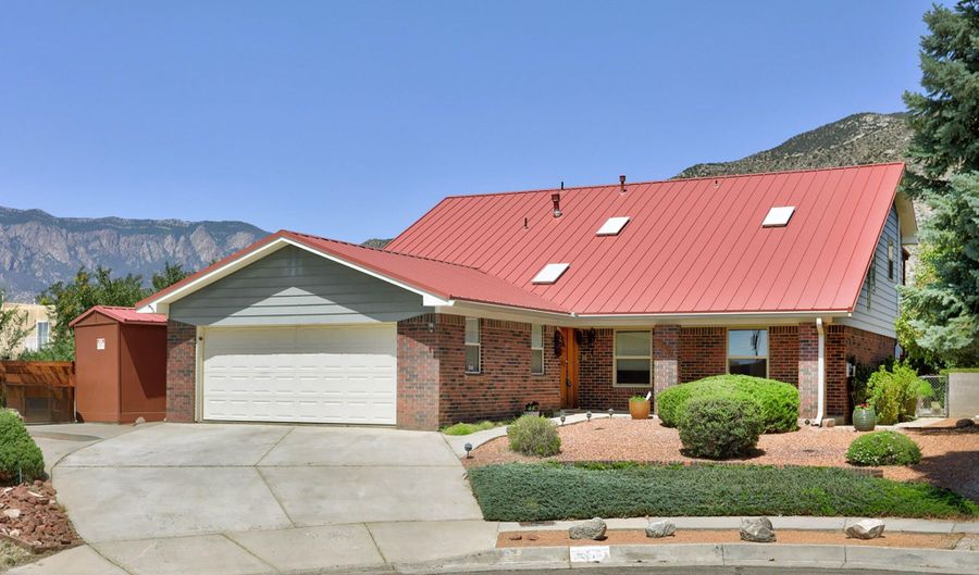 2712 Eastridge Dr NE, Albuquerque, NM 87112 - 3 Beds, 4 Bath