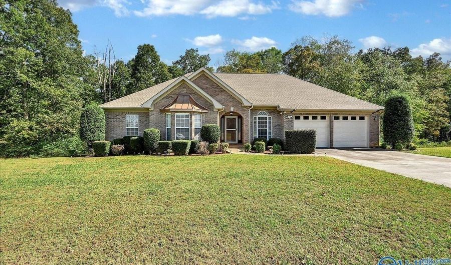 212 W Ridge Dr, Addison, AL 35440 - 3 Beds, 3 Bath