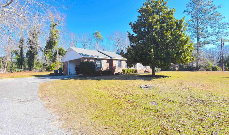 553 Kendall Dr, Batesburg, SC 29006 - 4 Beds, 3 Bath