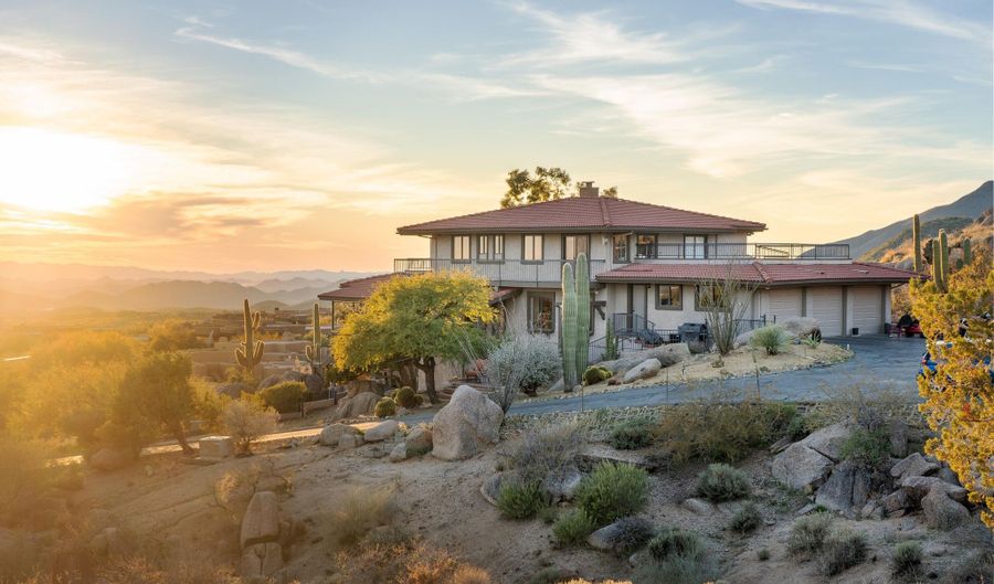 11426 E COTTONTAIL Rd, Cave Creek, AZ 85331 - 4 Beds, 4 Bath