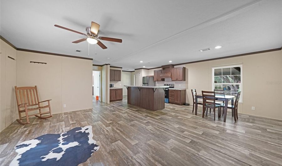 9827 SE HOTH Rd, Arcadia, FL 34266 - 3 Beds, 2 Bath