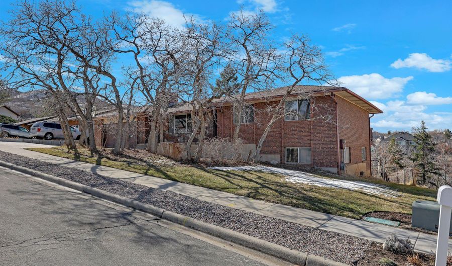 141 W 3500 S, Bountiful, UT 84010 - 5 Beds, 1 Bath
