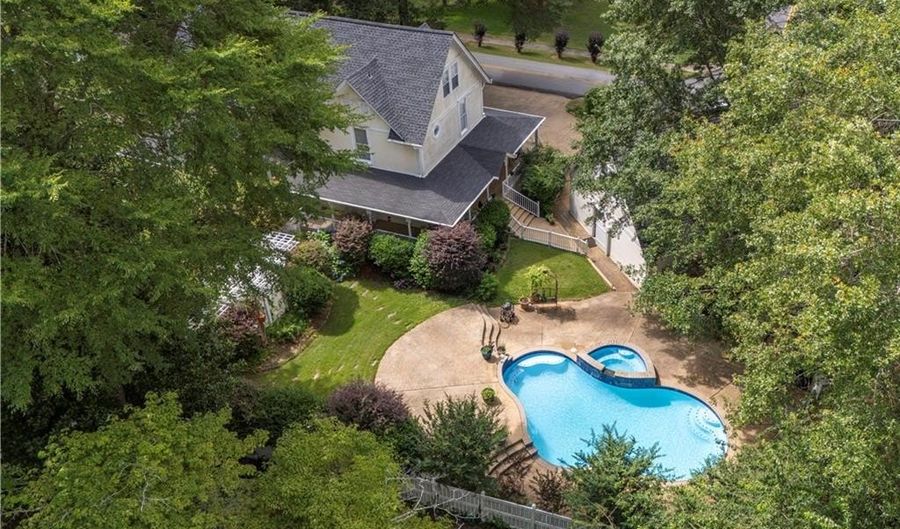 344 Bowdon St, Tallapoosa, GA 30176 - 5 Beds, 4 Bath