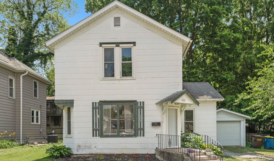 111 W 2nd St, Auburn, IN 46706 - 3 Beds, 2 Bath