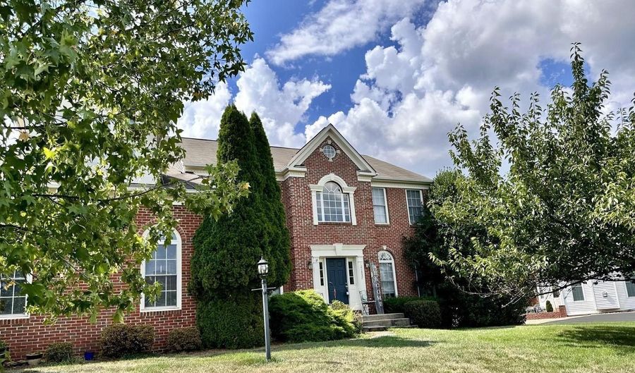 21337 CAMERON HUNT Pl, Ashburn, VA 20147 - 4 Beds, 3 Bath