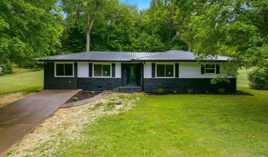 114 Alford St, Athens, TN 37303 - 3 Beds, 2 Bath