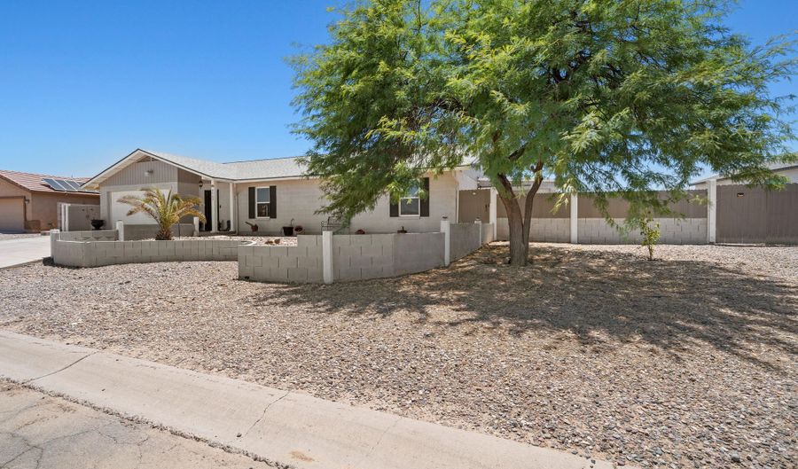 8547 W MAGNUM Dr, Arizona City, AZ 85123 - 4 Beds, 2 Bath