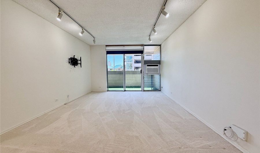 1099 Ala Napunani St 202, Honolulu, HI 96818 - 1 Beds, 1 Bath