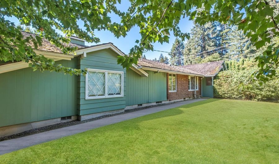 112 Green Ct NE, Albany, OR 97321 - 3 Beds, 3 Bath