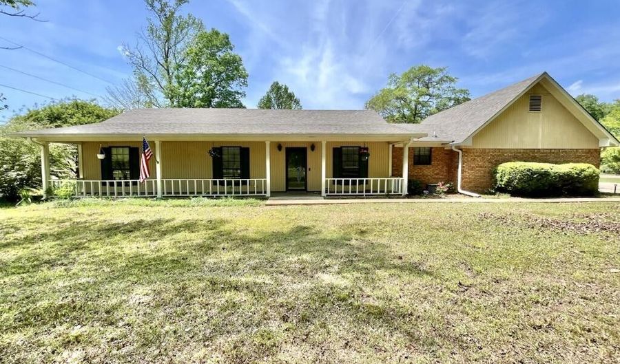 1039 Wolfe Rd, Columbus, MS 39705 - 3 Beds, 3 Bath
