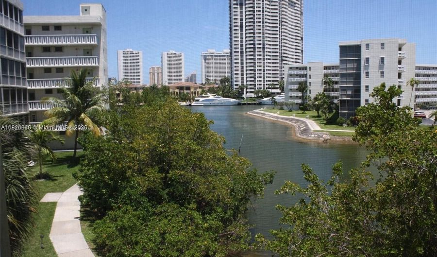 2930 Point East Dr E309, Aventura, FL 33160 - 1 Beds, 1 Bath
