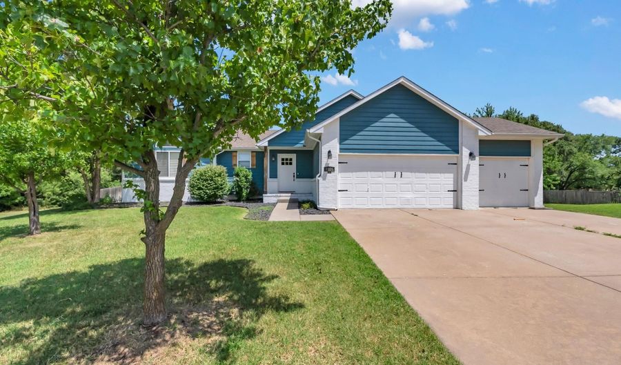 1826 N Columbine Cir, Andover, KS 67002 - 4 Beds, 3 Bath