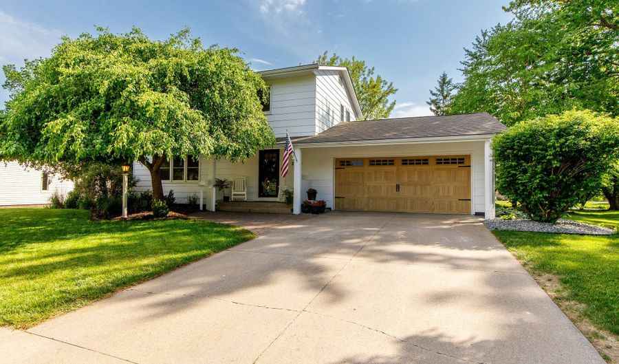 2515 Eisenhower Ave, Ames, IA 50010 - 4 Beds, 3 Bath