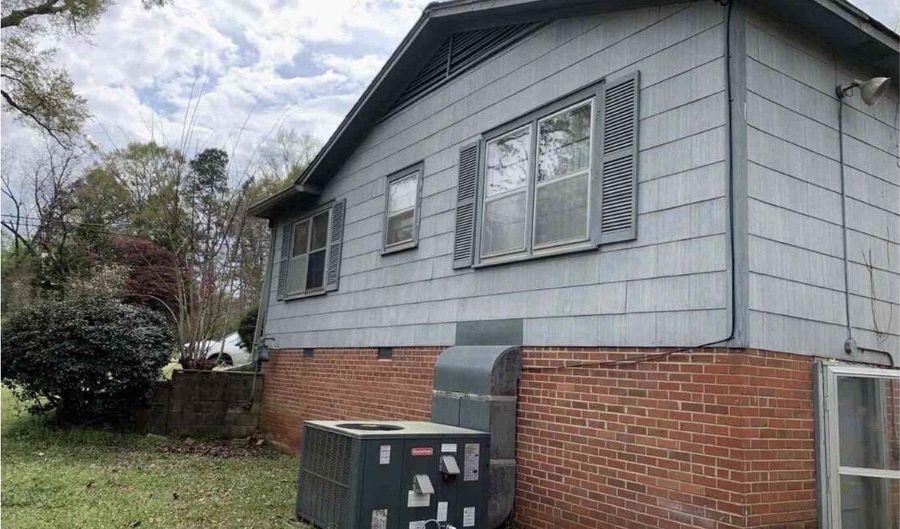 604 W Jefferson St, Aberdeen, MS 39730 - 2 Beds, 1 Bath