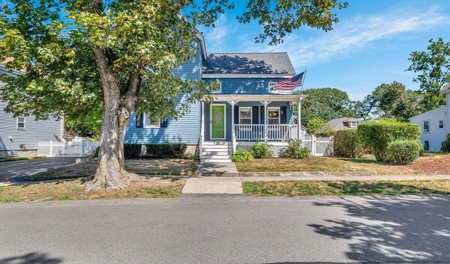 31 Ashton St, Beverly, MA 01915 - 3 Beds, 2 Bath