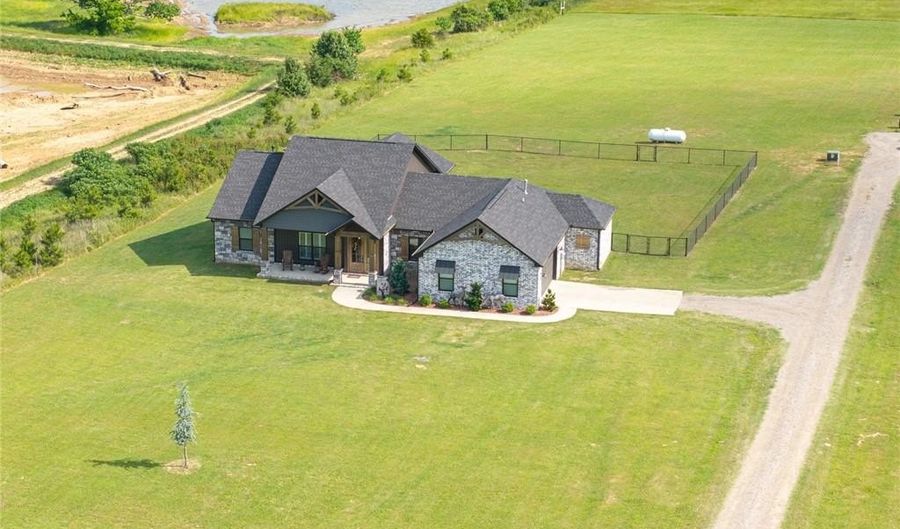 2215 Deepwood Dr, Alma, AR 72921 - 3 Beds, 2 Bath