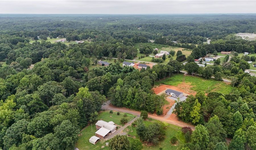 503 Martin Dr, Anderson, SC 29624 - 4 Beds, 2 Bath