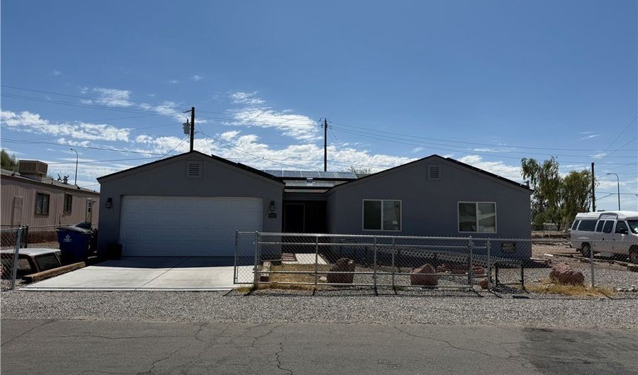 983 Swan Dr, Bullhead City, AZ 86442 - 4 Beds, 2 Bath