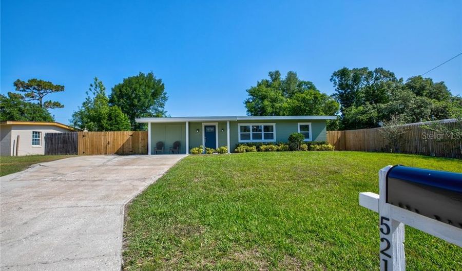 521 E 5TH St, Chuluota, FL 32766 - 3 Beds, 2 Bath