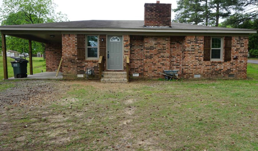 300 Clark St, Bald Knob, AR 72010 - 4 Beds, 2 Bath