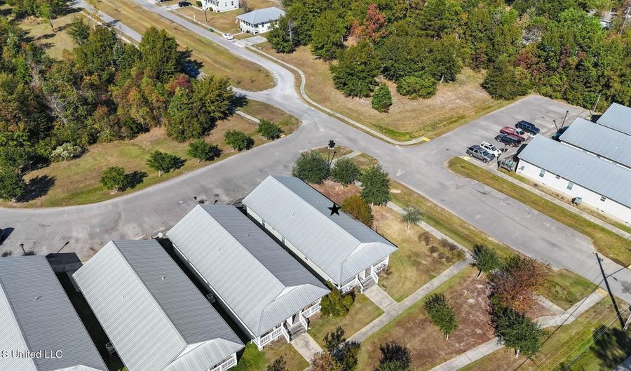 316 Saint Francis St, Bay St. Louis, MS 39520 - 2 Beds, 1 Bath