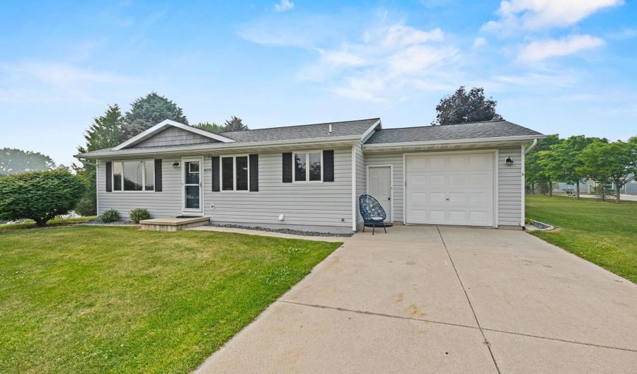 405 W GREENFIELD Ave, Algoma, WI 54201 - 3 Beds, 2 Bath