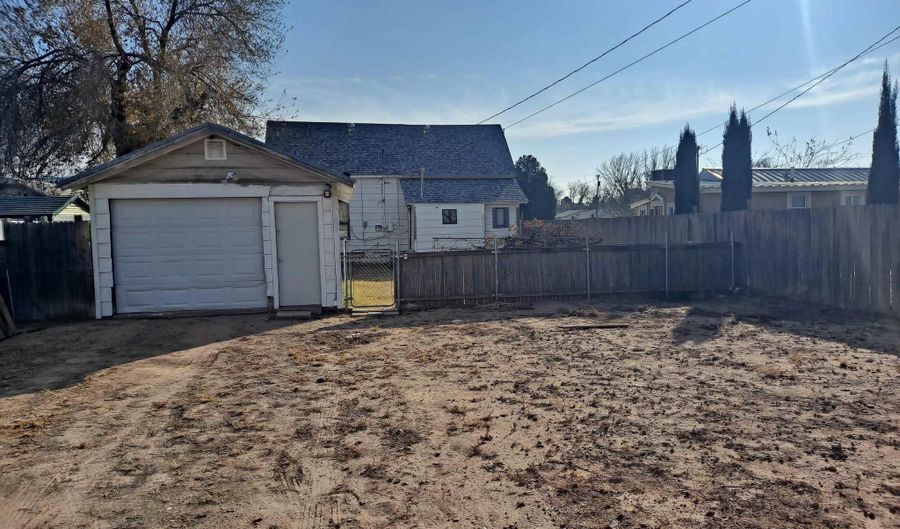 610 W Dallas Ave, Artesia, NM 88210 - 2 Beds, 1 Bath