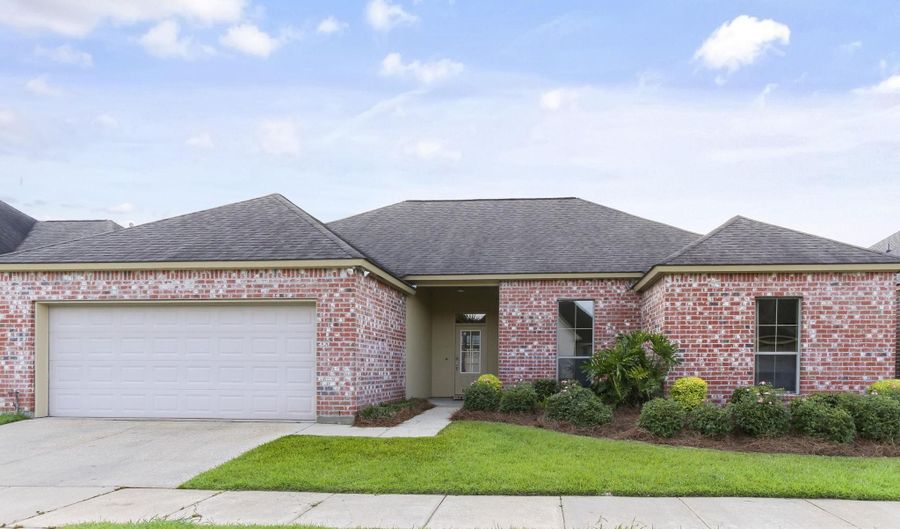 6526 Cameren Oaks Dr, Baton Rouge, LA 70817 - 3 Beds, 2 Bath