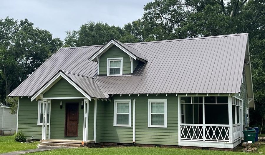 417 N JACKSON St, Brookhaven, MS 39601 - 3 Beds, 3 Bath