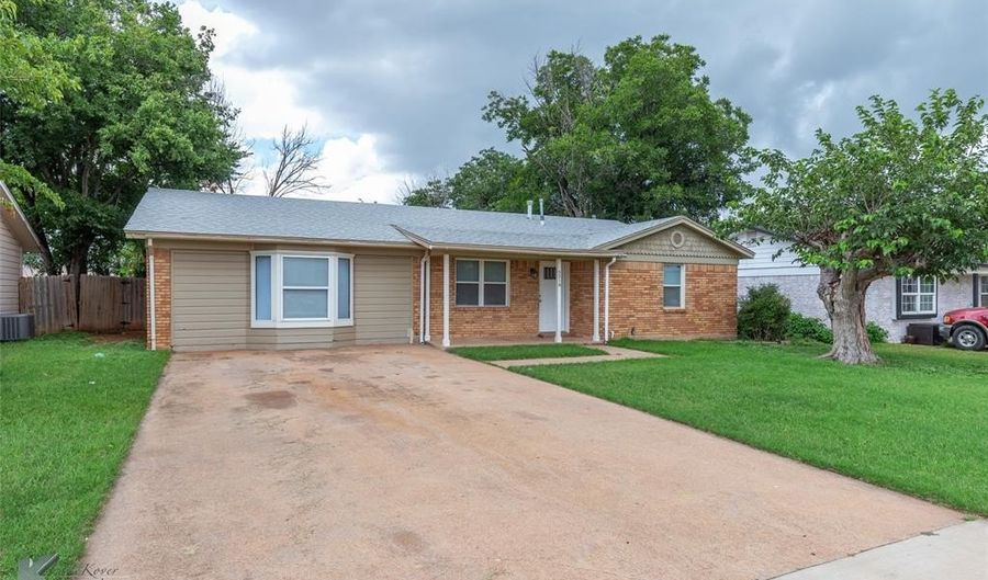 5210 Texas Ave, Abilene, TX 79605 - 3 Beds, 1 Bath