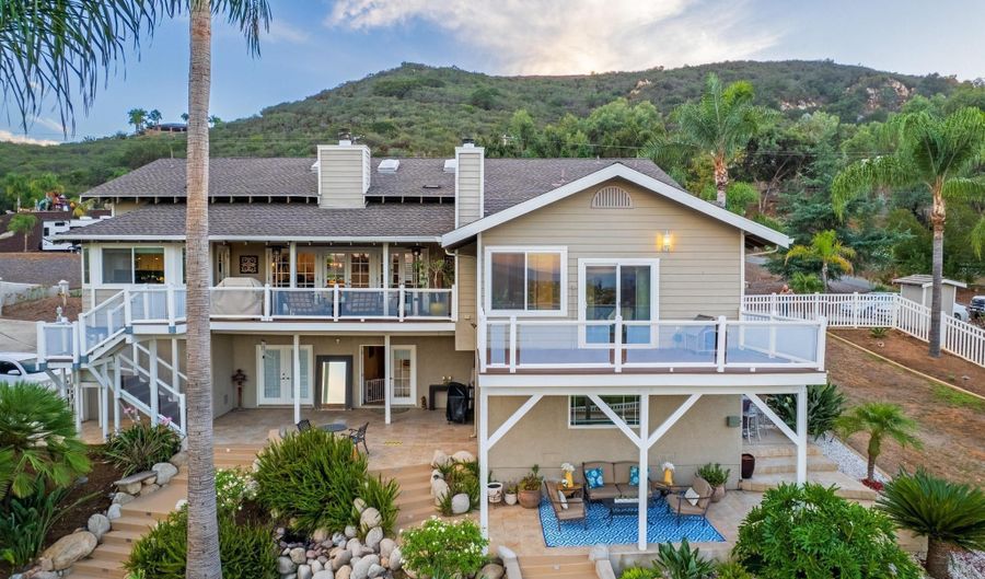 338 Galloway Valley Ct, Alpine, CA 91901 - 7 Beds, 4 Bath
