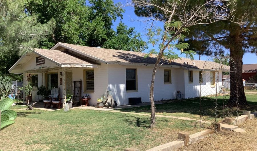 502 W 3rd St, Bowie, AZ 85605 - 2 Beds, 2 Bath