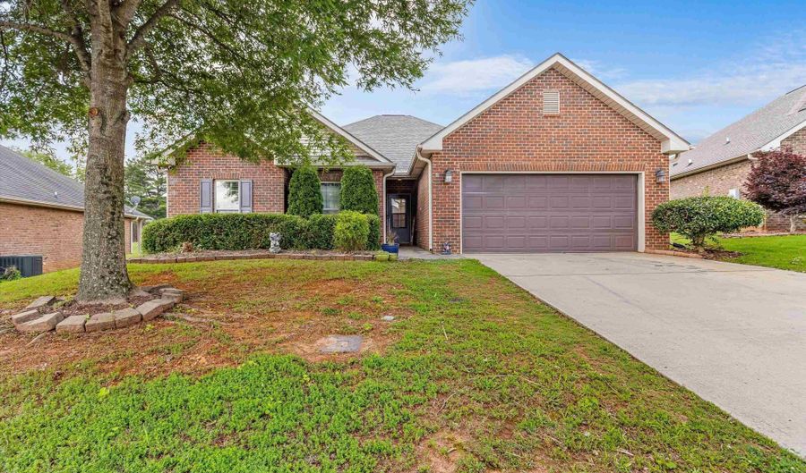 14337 Turnberry Ln, Athens, AL 35613 - 3 Beds, 2 Bath