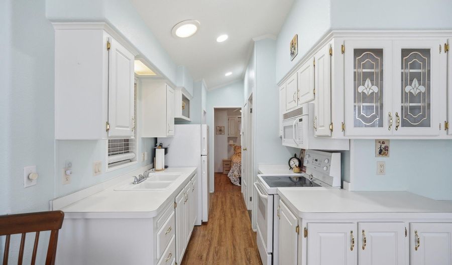 1703 N THORNTON Rd 214, Casa Grande, AZ 85122 - 1 Beds, 2 Bath