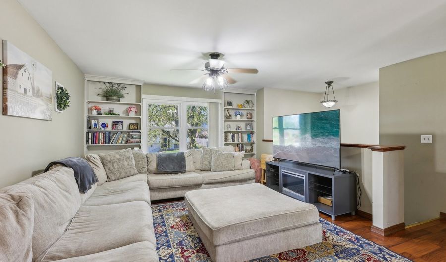 277 Sunset Ln, Antioch, IL 60002 - 3 Beds, 2 Bath