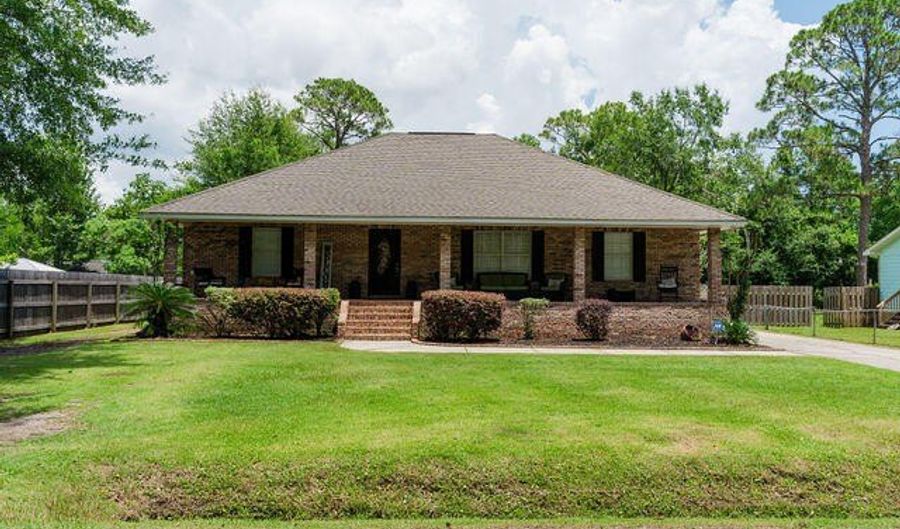 6816 Natchez St, Biloxi, MS 39532 - 3 Beds, 2 Bath