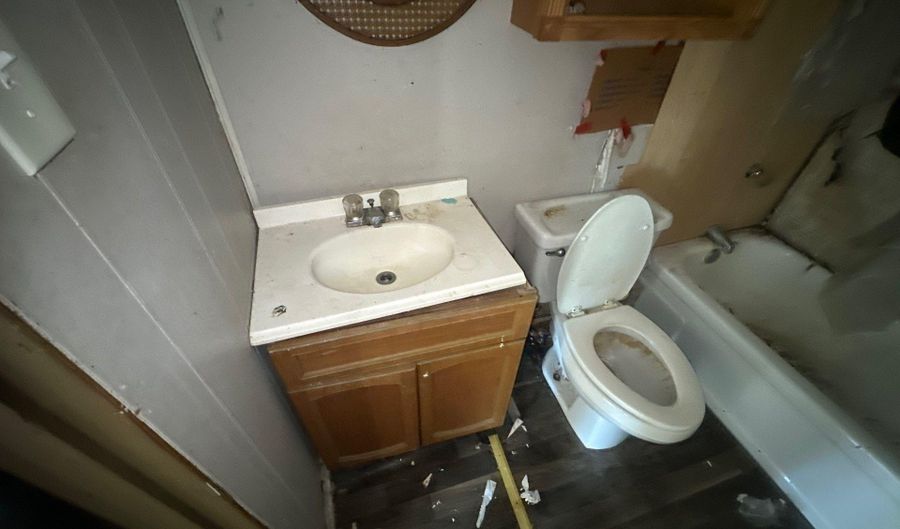 126 Valley St, Benton, AR 72015 - 2 Beds, 1 Bath