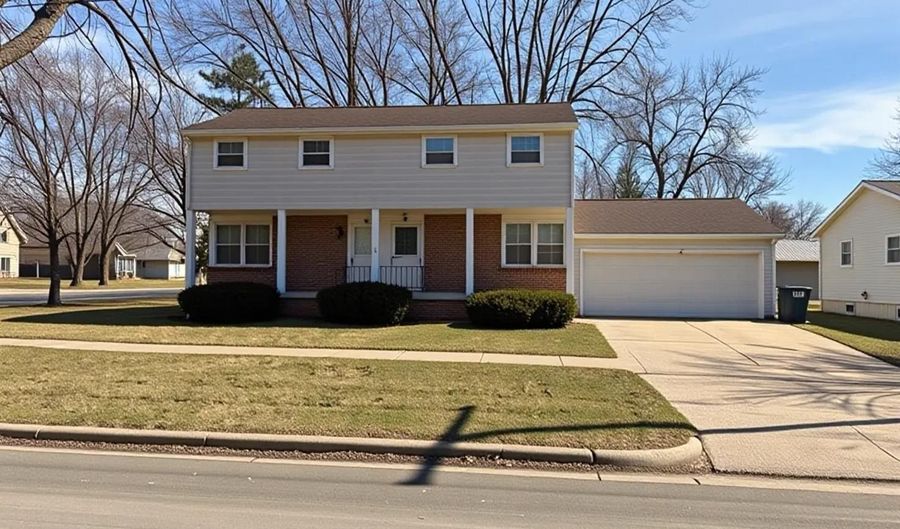16 NW 3rd St, Adams, MN 55909 - 6 Beds, 4 Bath