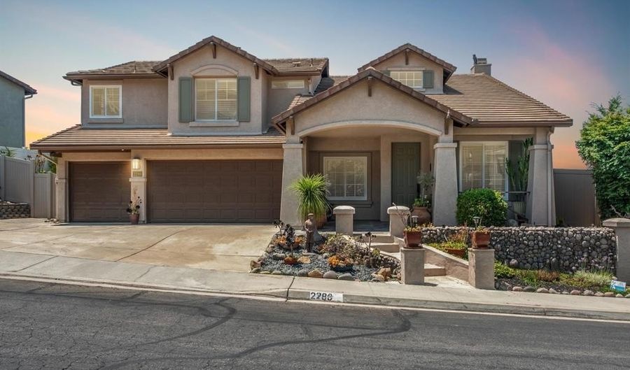2288 Boulders Ct, Alpine, CA 91901 - 4 Beds, 3 Bath