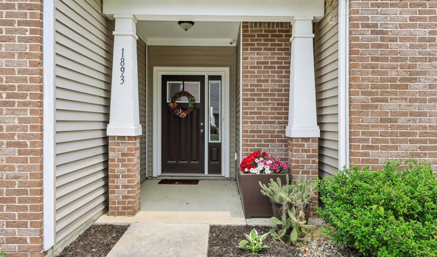 1893 Devonshire Ave, Avon, IN 46123 - 3 Beds, 2 Bath