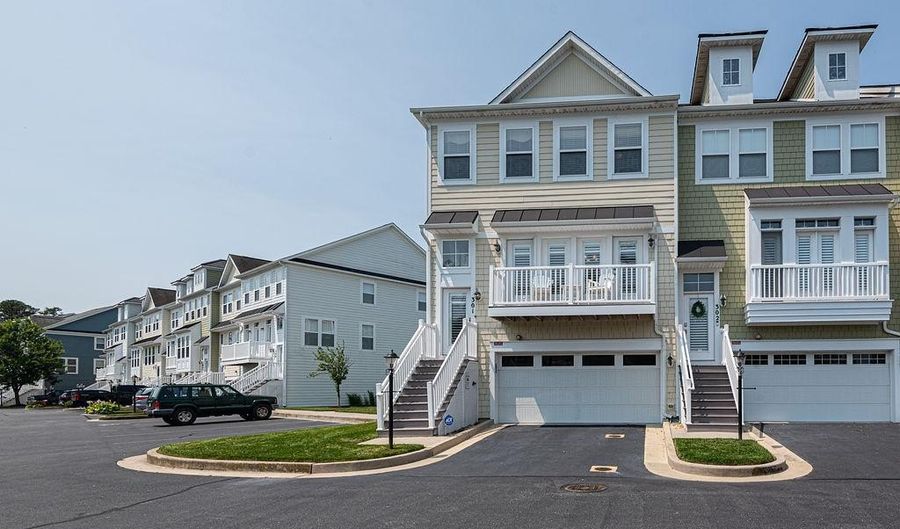 10900 HOLYSTONE Ln 301, Berlin, MD 21811 - 4 Beds, 4 Bath
