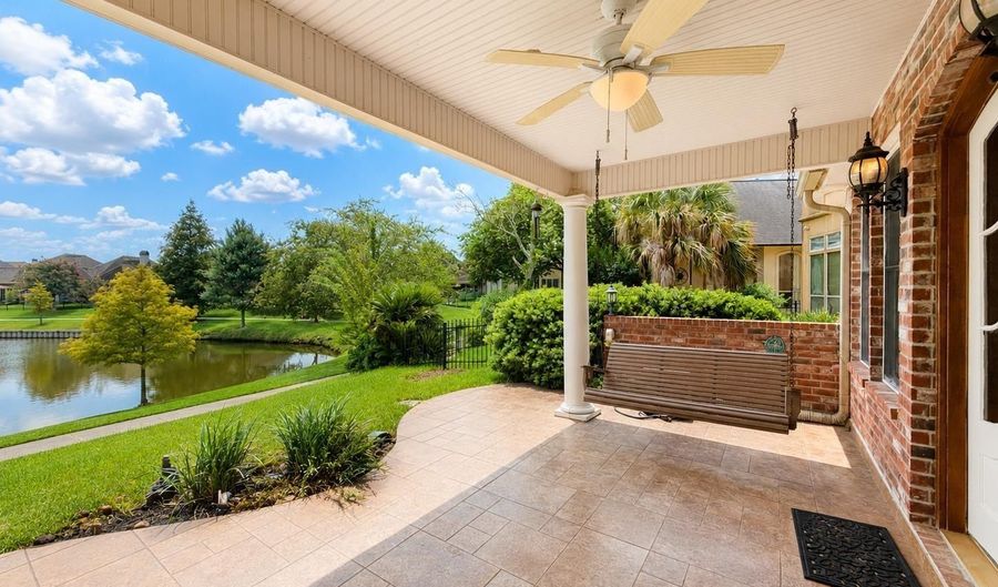 10715 Shoreline Dr, Baton Rouge, LA 70809 - 3 Beds, 2 Bath