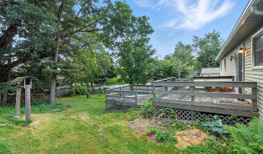 907 S Superior St, Angola, IN 46703 - 3 Beds, 1 Bath