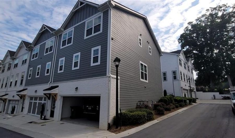 1191 Fallaw Ct, Atlanta, GA 30329 - 4 Beds, 4 Bath