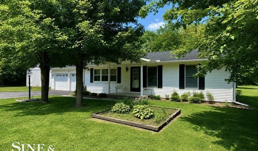 9211 Folkert Rd, Algonac, MI 48001 - 3 Beds, 2 Bath
