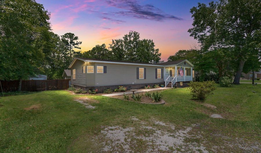 215 Hines Dr, Bonneau, SC 29431 - 3 Beds, 2 Bath
