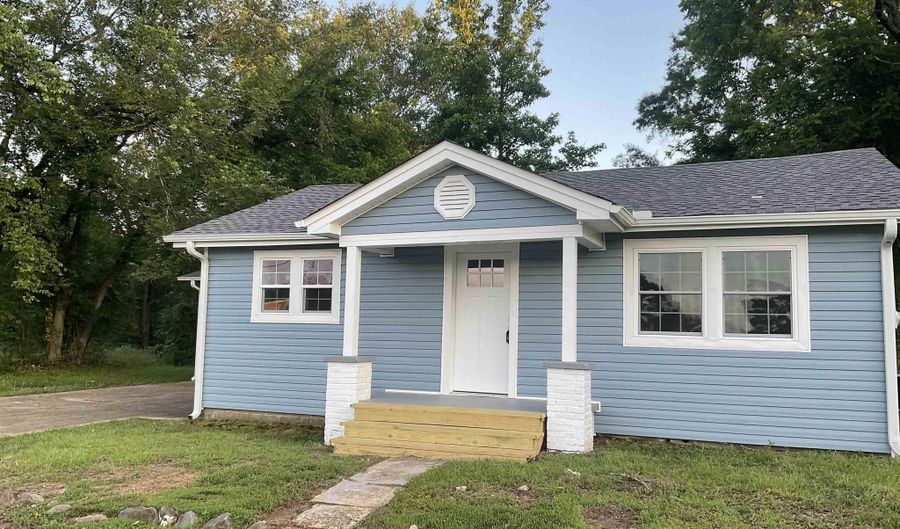 1437 LINCOLN St, Arkadelphia, AR 71923 - 3 Beds, 2 Bath