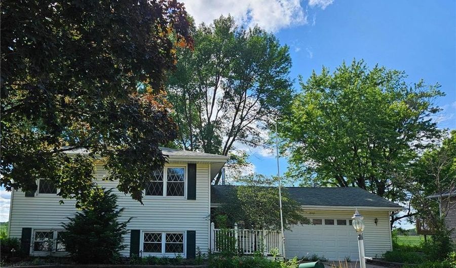 2161 Highland Ave, Albert Lea, MN 56007 - 4 Beds, 2 Bath