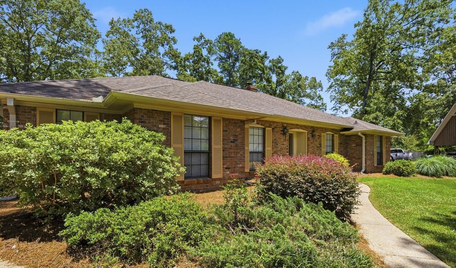2 Sandway Dr, Brandon, MS 39042 - 3 Beds, 2 Bath